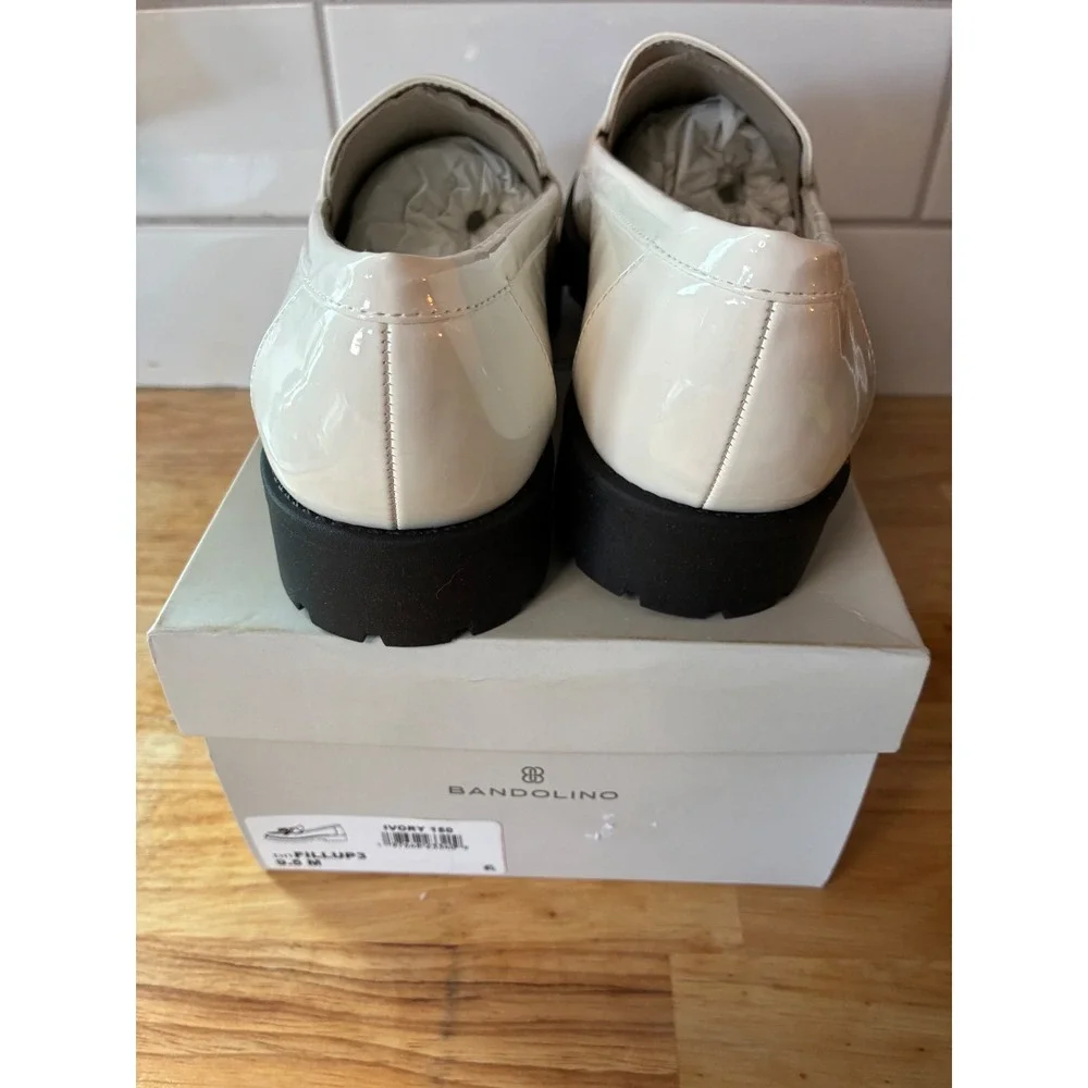 Bandolino Fillup3 Ivory Patent Lug Sole Tassel Loafers Womens 9.5 M NEW